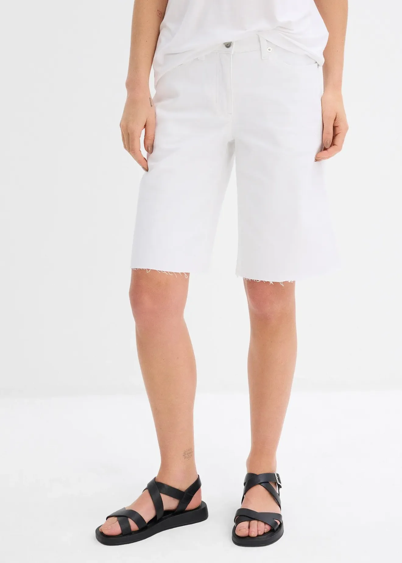 Femme bonprix Shorts|Pantalons|Bermuda à finition effilochée