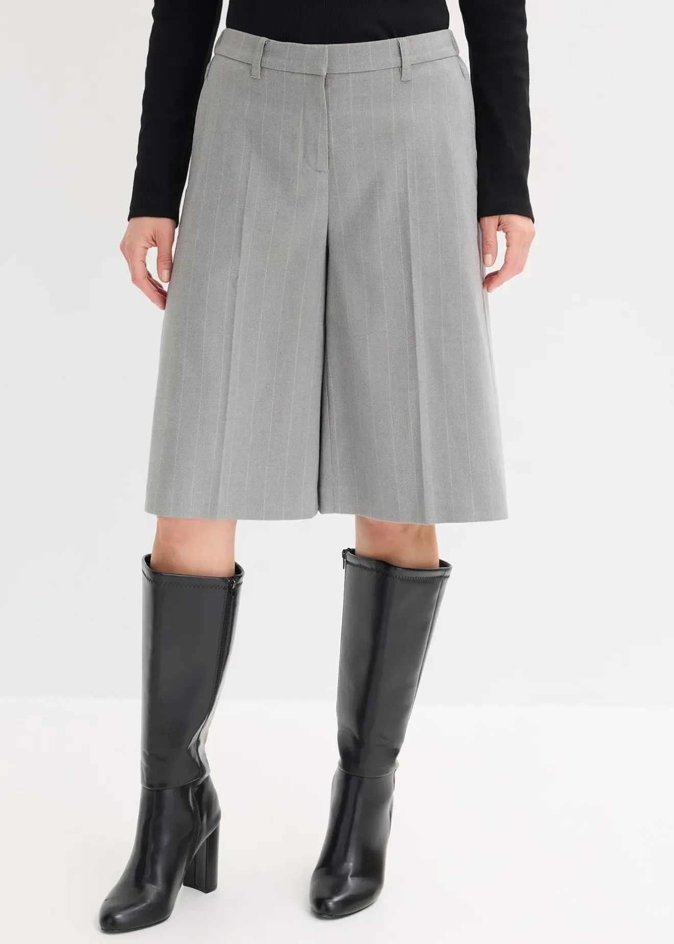 Femme bonprix Shorts|Pantalons|Bermuda à rayures tennis et pinces