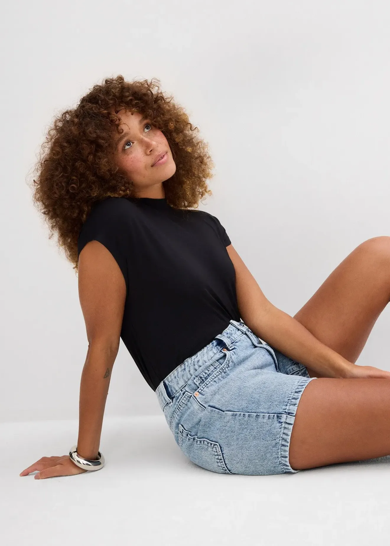 Femme bonprix Shorts|Jeans|Bermuda en jean taille mi-haute, peu extensible