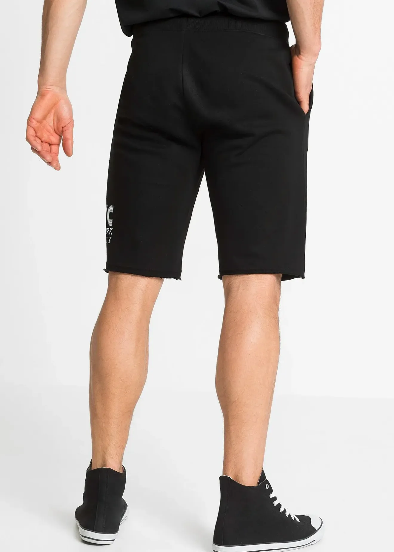 Homme bonprix Shorts|Vêtements De Sport|Bermuda en molleton avec bordures à cru