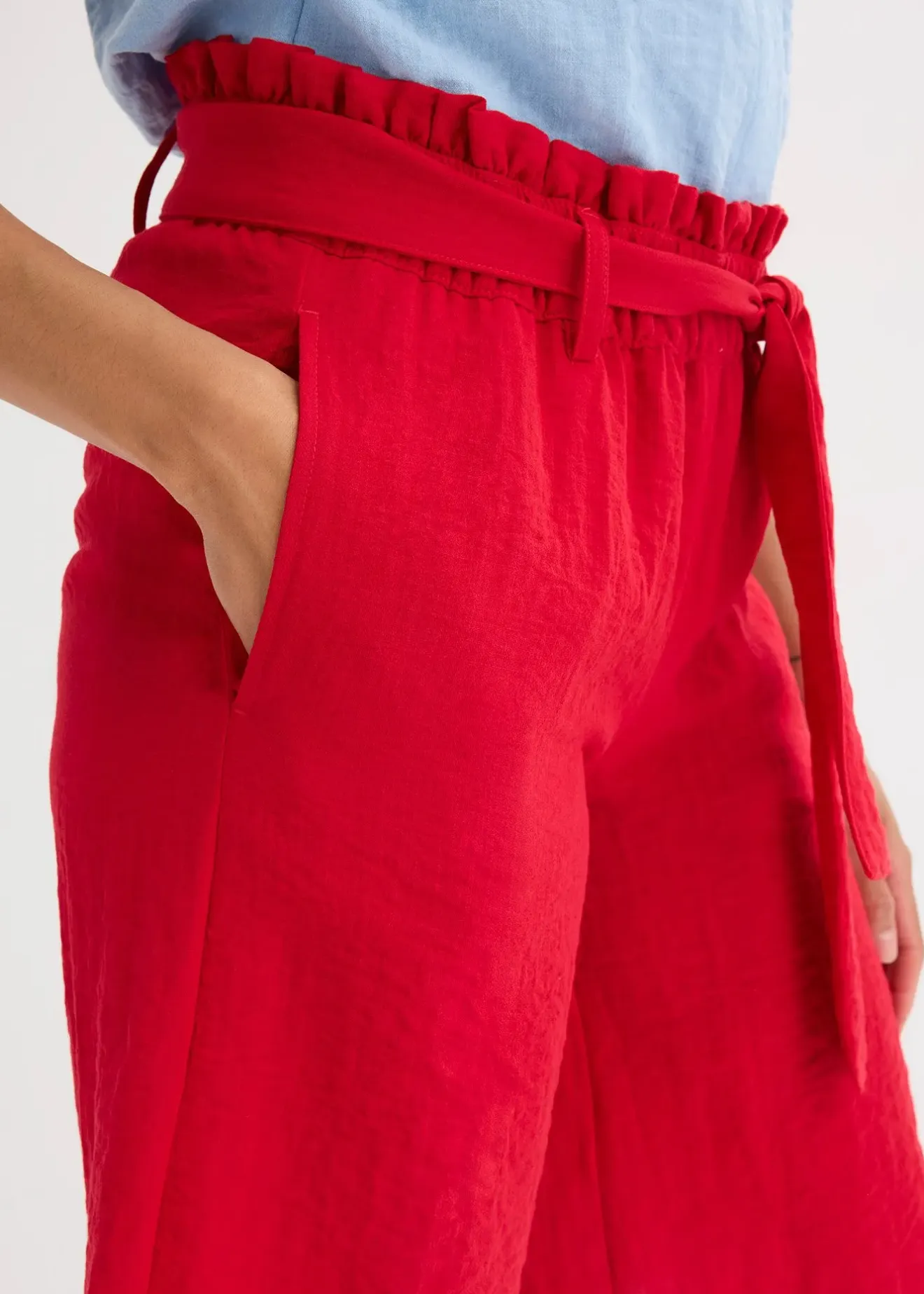 Femme bonprix Shorts|Pantalons|Bermuda fluide en viscose mélangée, taille élastiquée