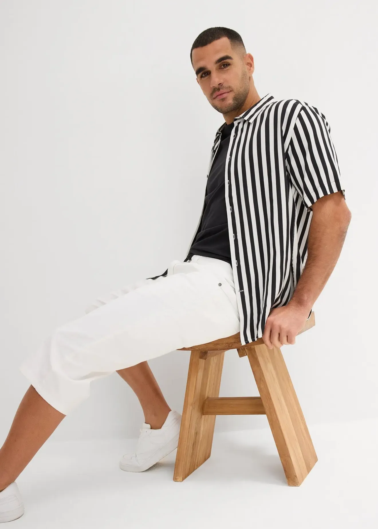 Homme bonprix Shorts|Pantalons|Bermuda long et léger en jean extensible, Regular