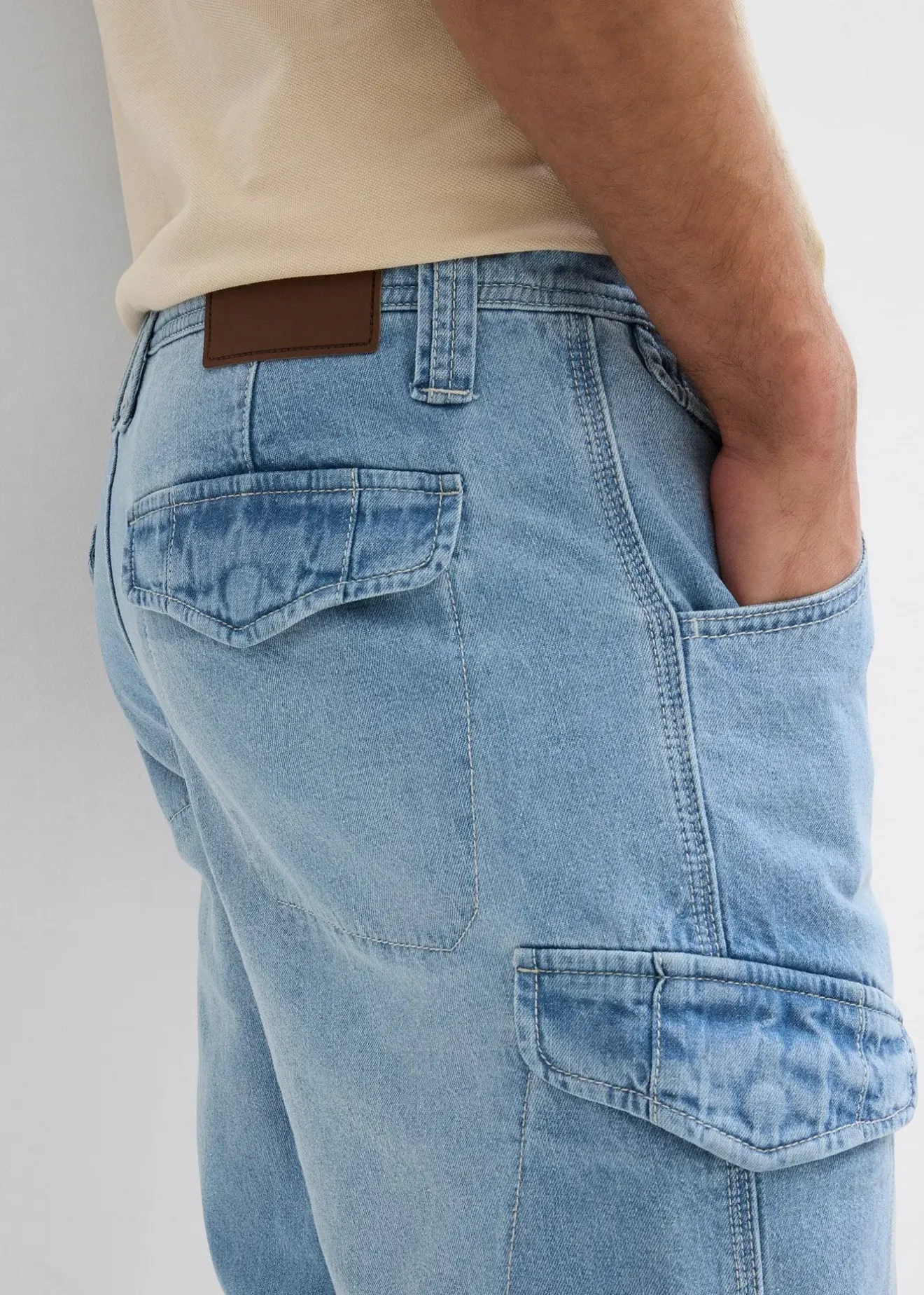 Homme bonprix Shorts|Jeans|Bermuda long poches cargo en denim léger, coupe loose