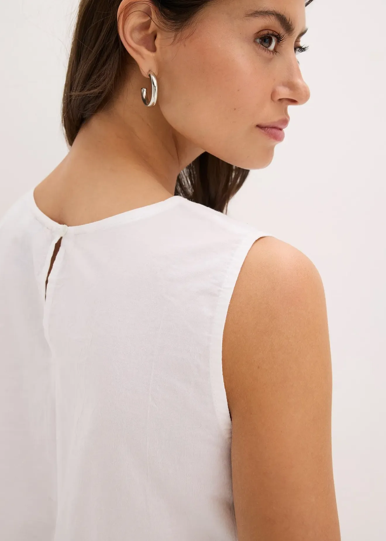 bonprix Blouse sans manches avec broderies anglaises, fendue sur les côtés|Femme Chemisiers|T-Shirts & Tops