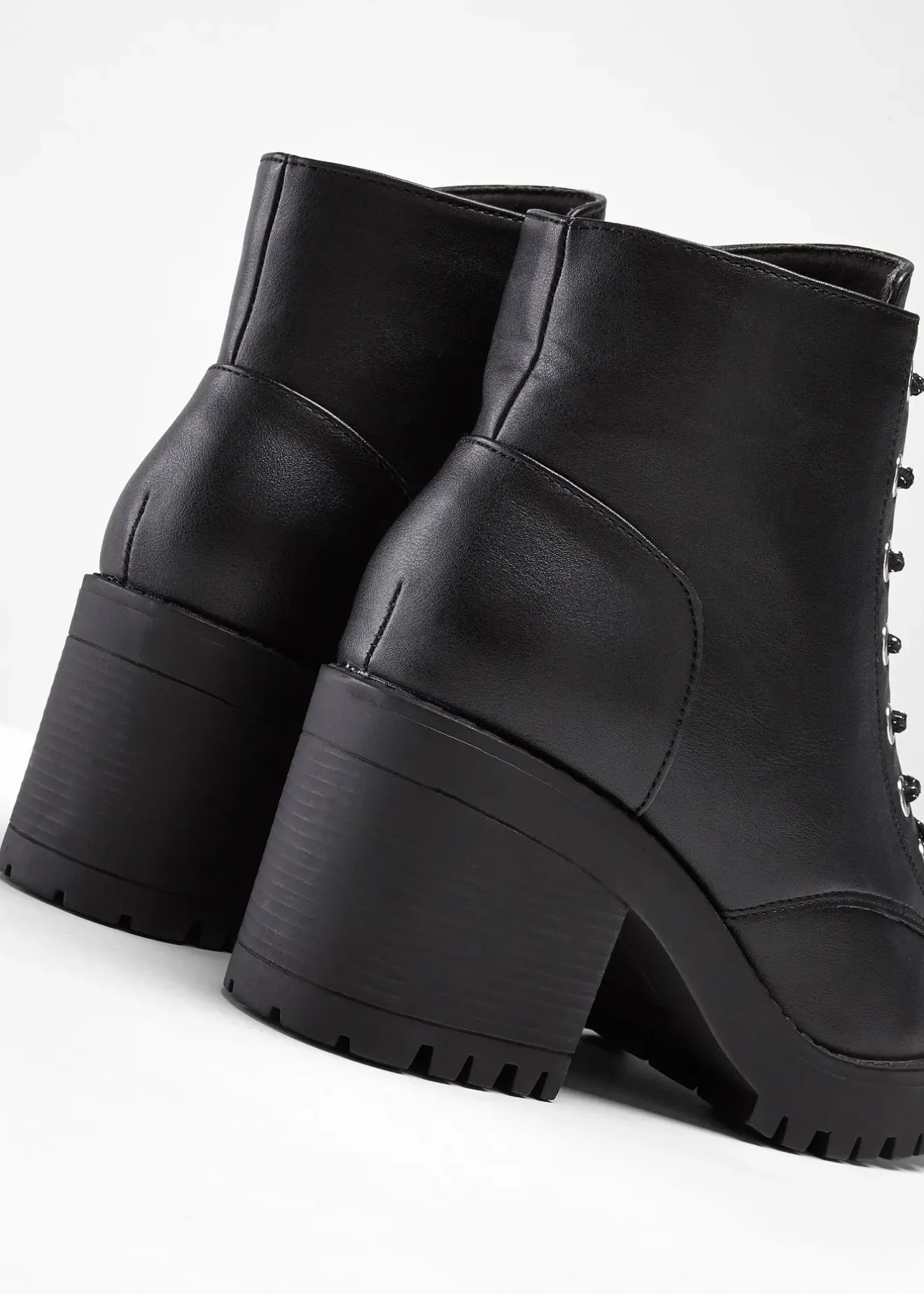 Femme bonprix Boots|Boots lacées à talon carré