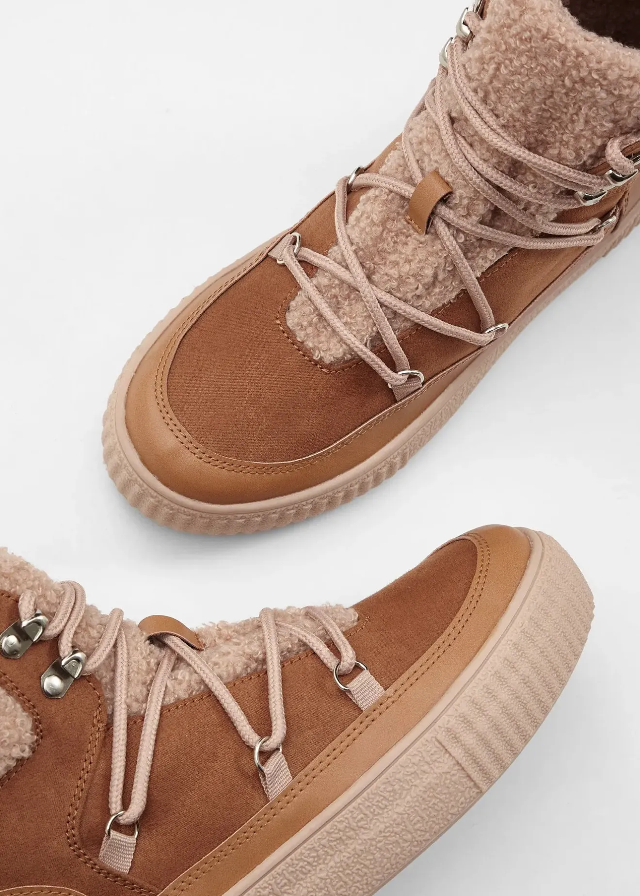 Femme bonprix Chaussures D'Hiver Fourrées|Boots|Boots lacées et doublées