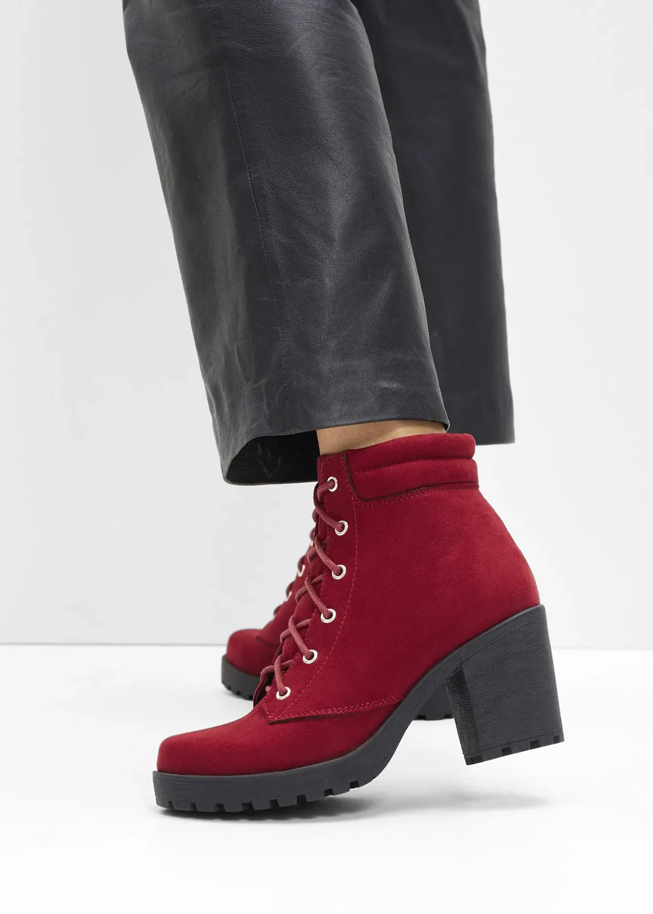 bonprix Bottines à lacets et talon carré|Femme Boots