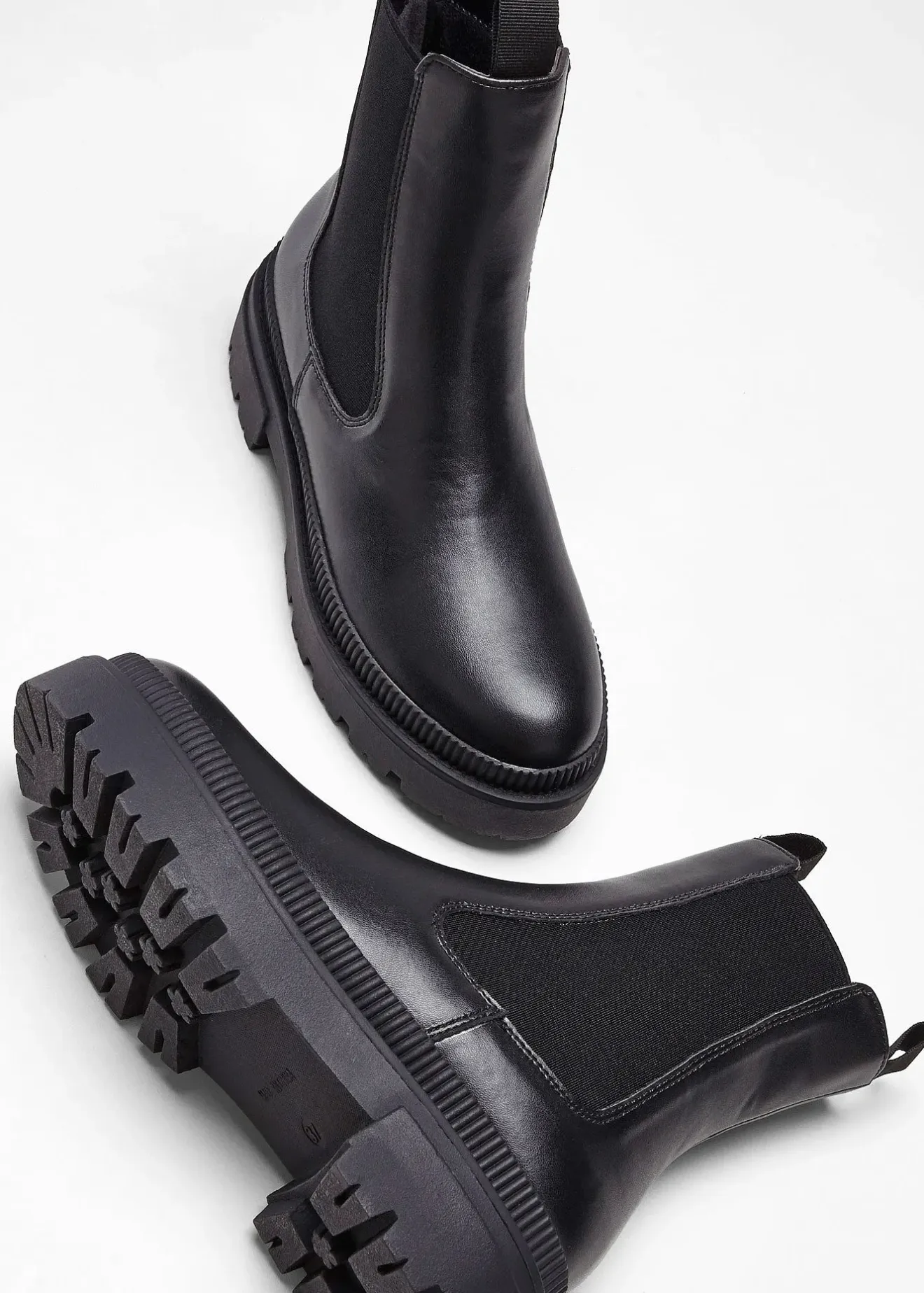 bonprix Bottines Chelsea à semelle crantée|Femme Boots|Bottines