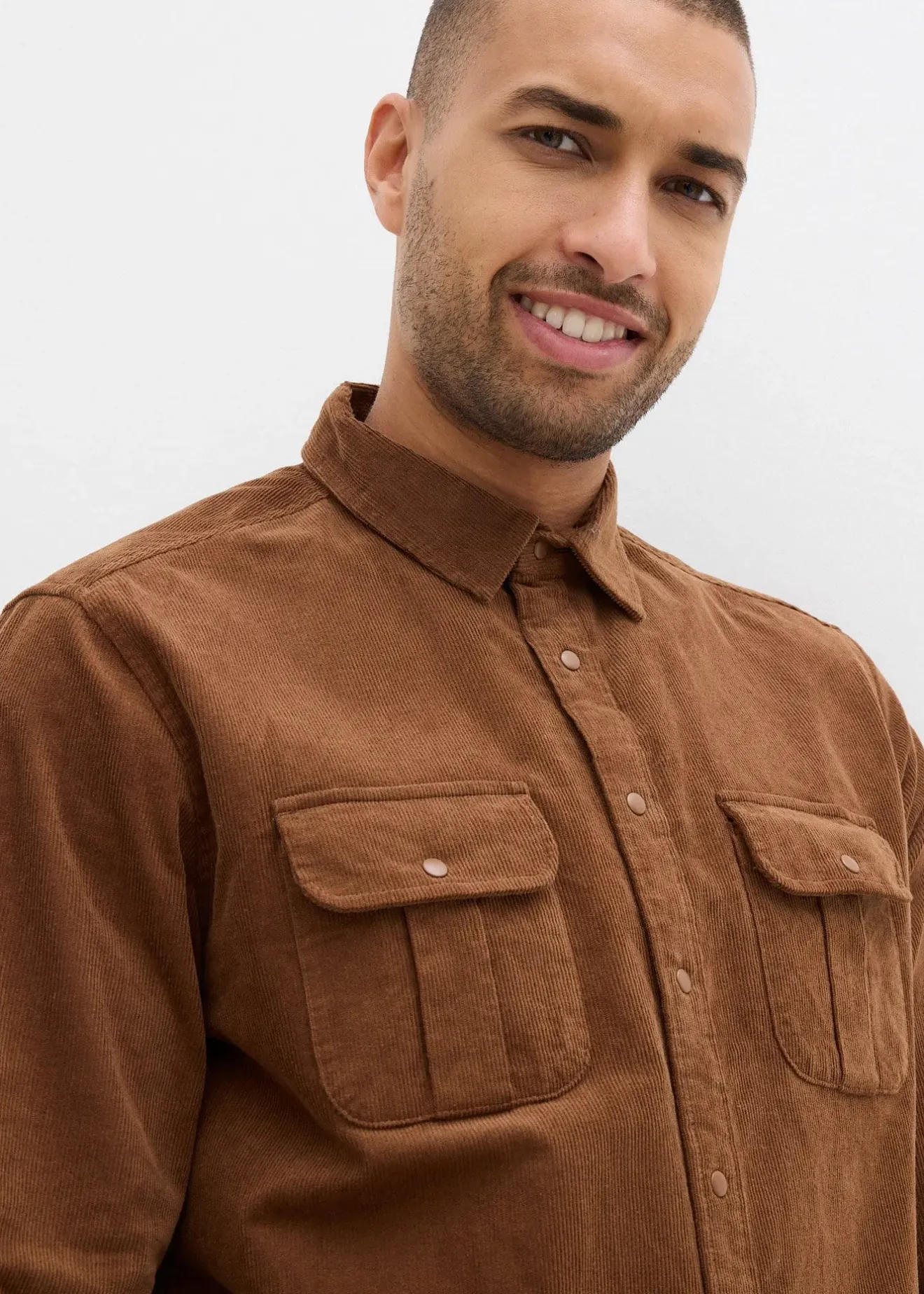 bonprix Chemise en velours côtelé de coton extensible|Homme Chemises