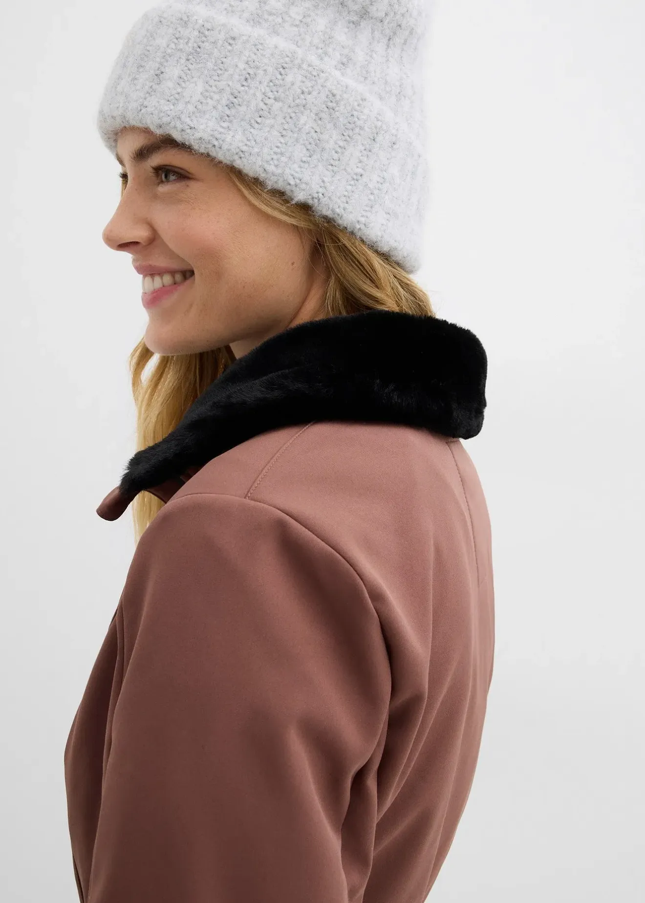 bonprix Combinaison de ski rembourrée en softshell déperlant|Femme Vêtements De Plein Air|Vêtements De Sport