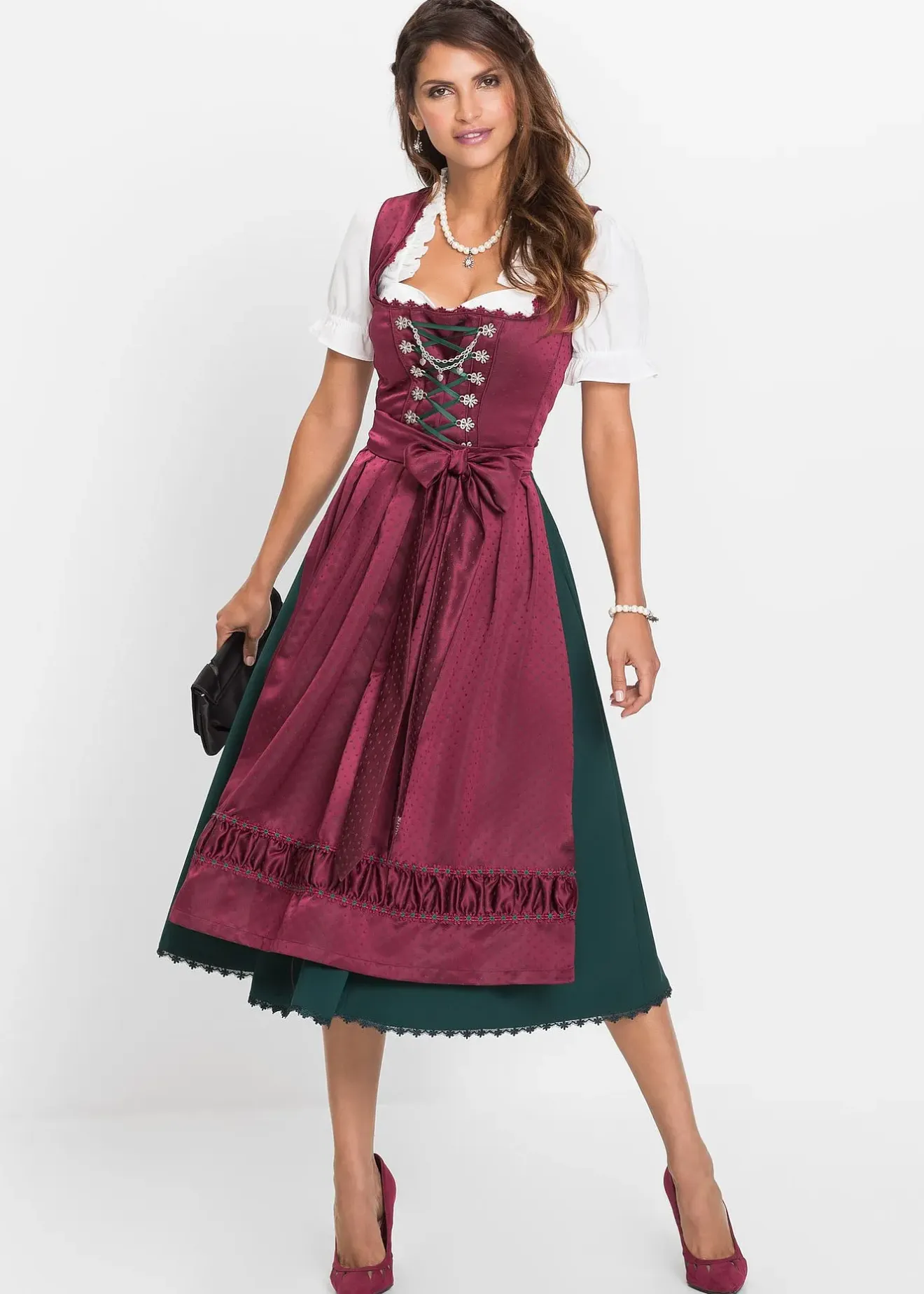 bonprix Dirndl à tablier en satin brodé (ens. 2 pces)|Femme Tailles Petite|Robes