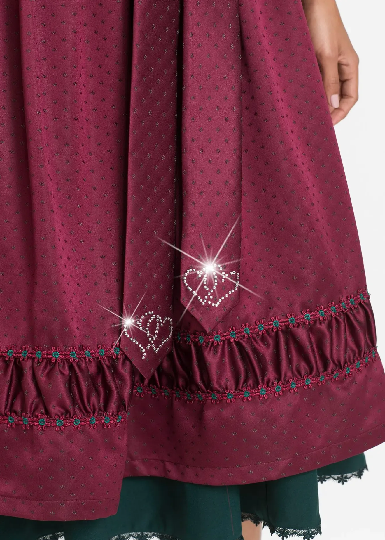 bonprix Dirndl à tablier en satin brodé (ens. 2 pces)|Femme Tailles Petite|Robes