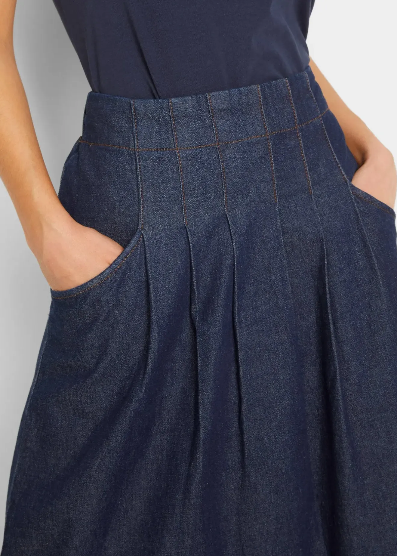 Femme bonprix Jupes|Jupe en jean extensible avec plis religieuse, lien à nouer et taille confortable