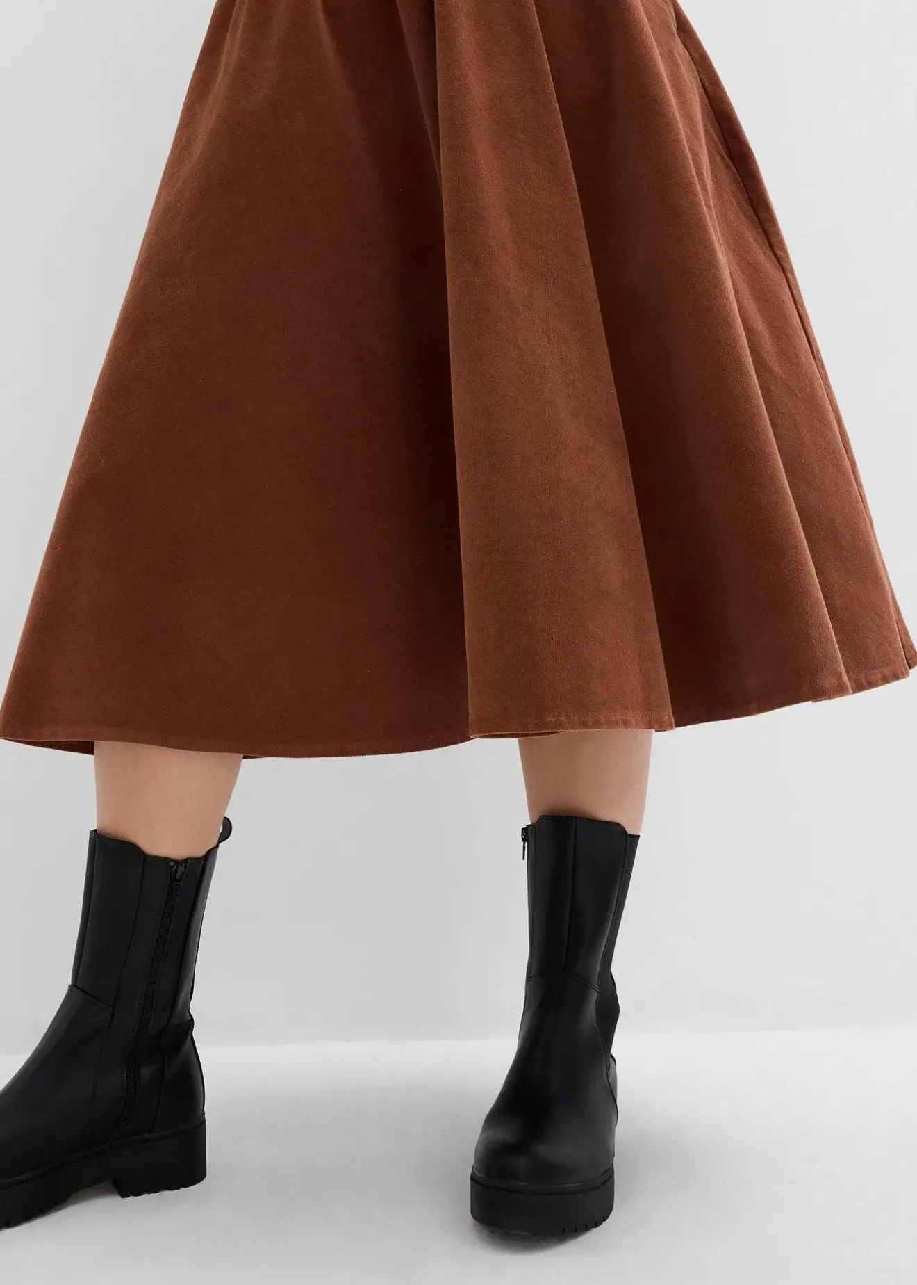 bonprix Jupe en velours côtelé, coton extensible|Femme Jupes