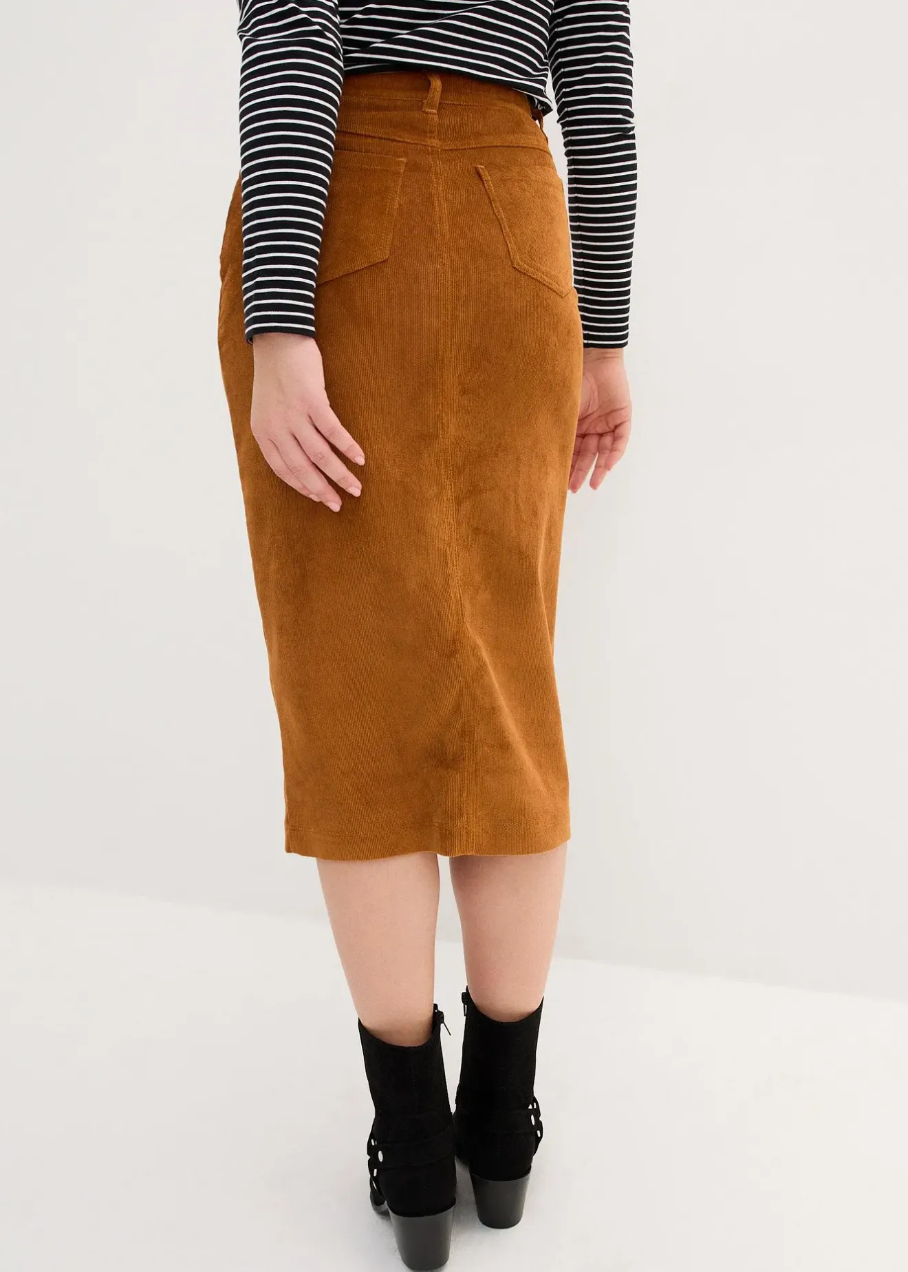 bonprix Jupe midi en velours côtelé, extensible|Femme Jupes