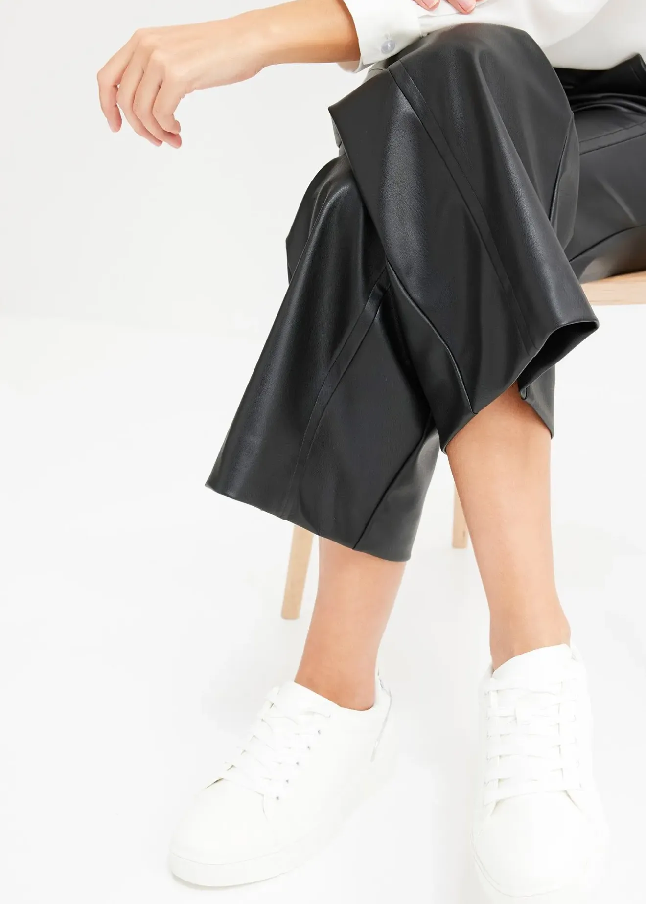 bonprix Jupe-culotte en tissu enduit|Femme Pantalons