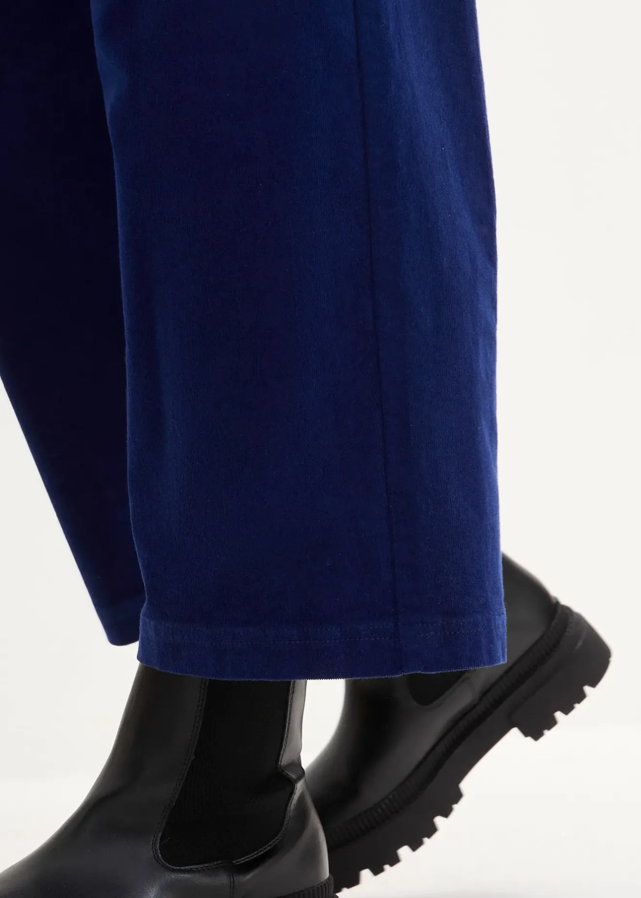 bonprix Jupe-culotte en velours côtelé stretch avec taille haute confortable, longueur 7/8|Femme Pantalons