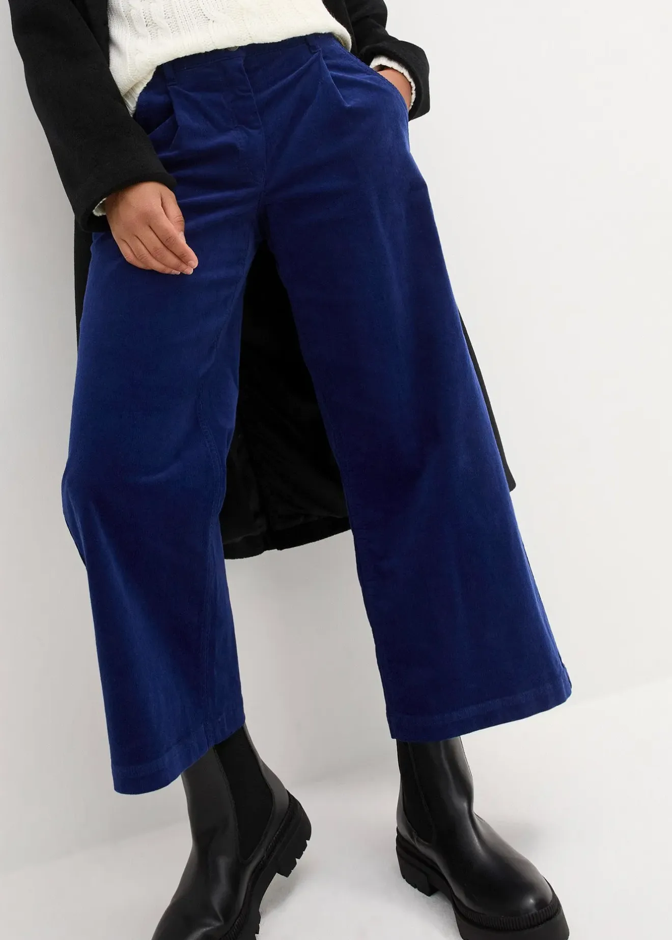 bonprix Jupe-culotte en velours côtelé stretch avec taille haute confortable, longueur 7/8|Femme Pantalons