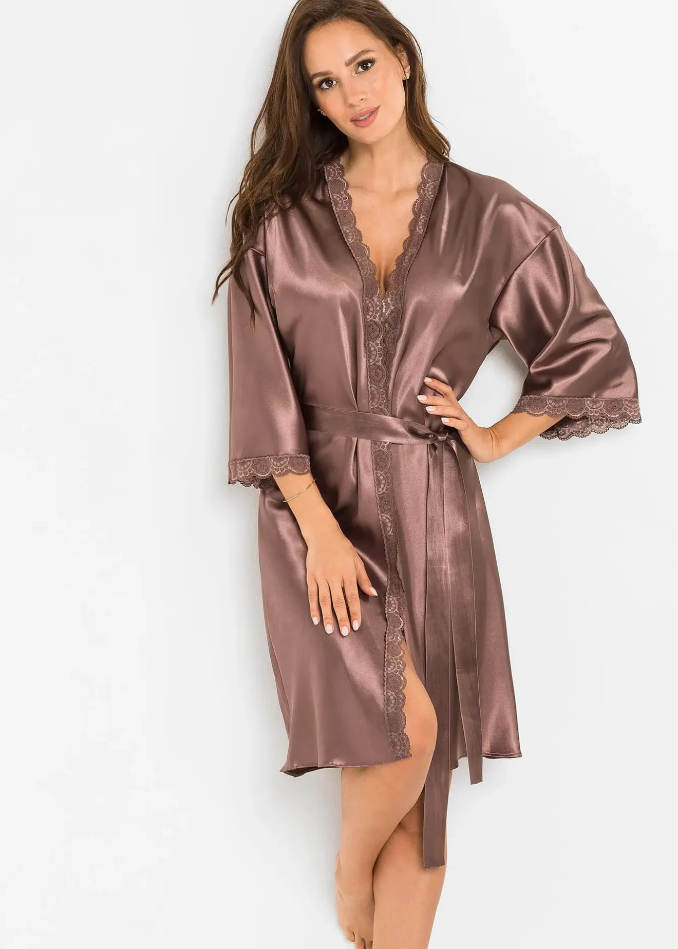 bonprix Kimono en satin|Femme Peignoirs|Dessous