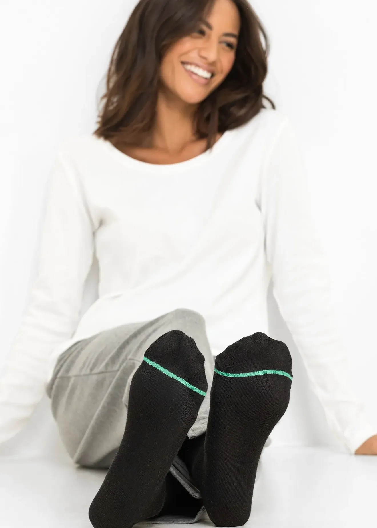 bonprix Lot de 5 paires de chaussettes en coton majoritaire|Femme Chaussettes|Socquettes