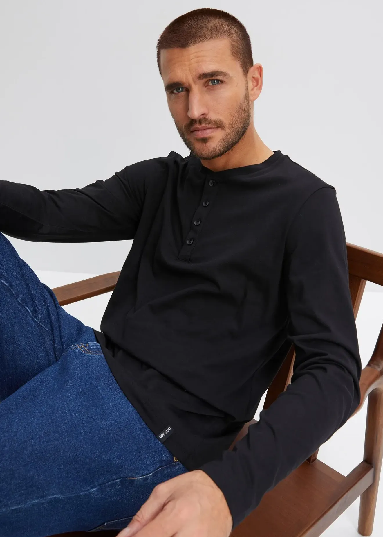 bonprix Lot de 2 T-shirts col tunisien 100% coton|Homme T-Shirts & Polos