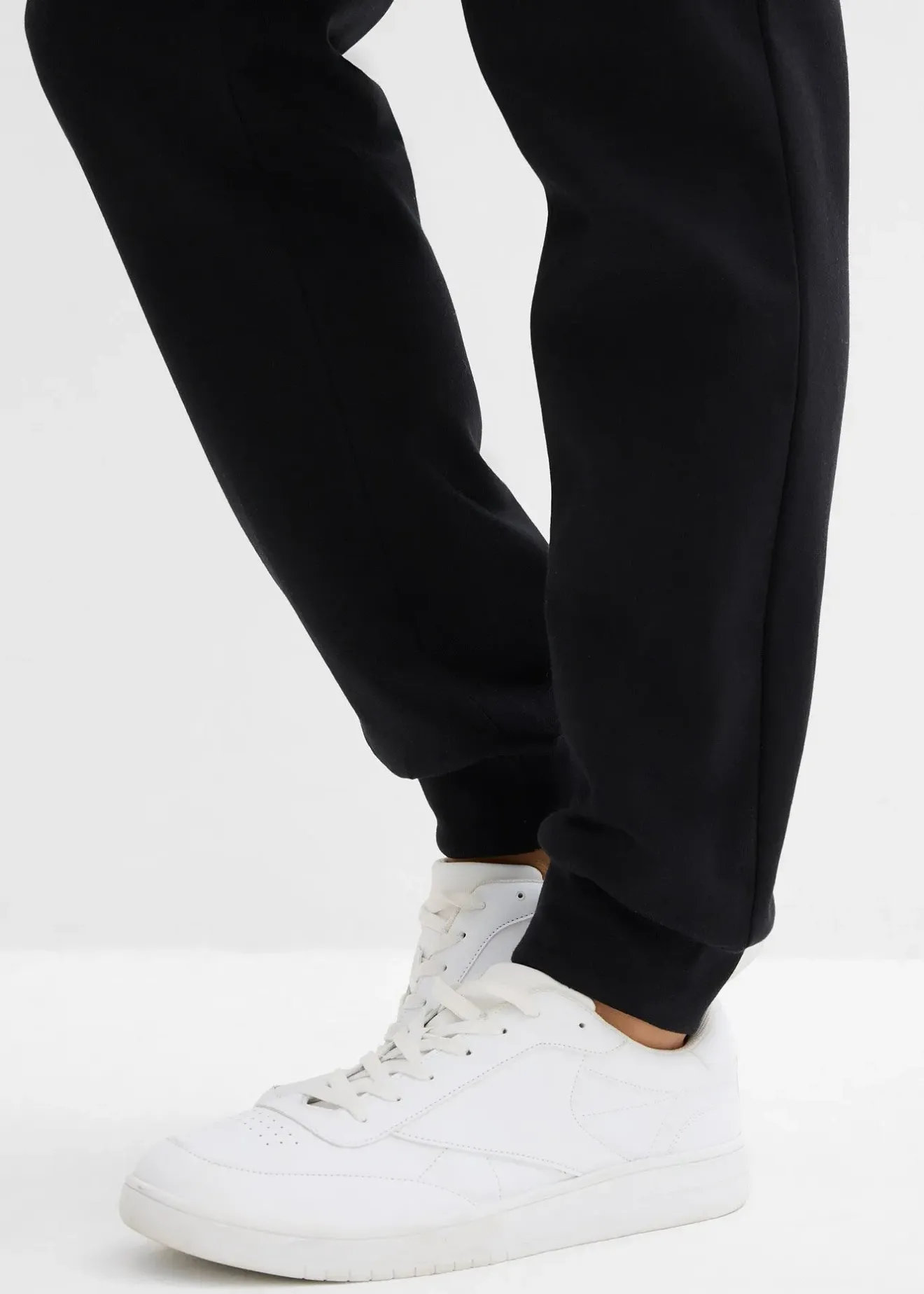 Homme bonprix Vêtements De Sport|Pantalons|Pantalon de jogging à bords-côtes en bas de jambe