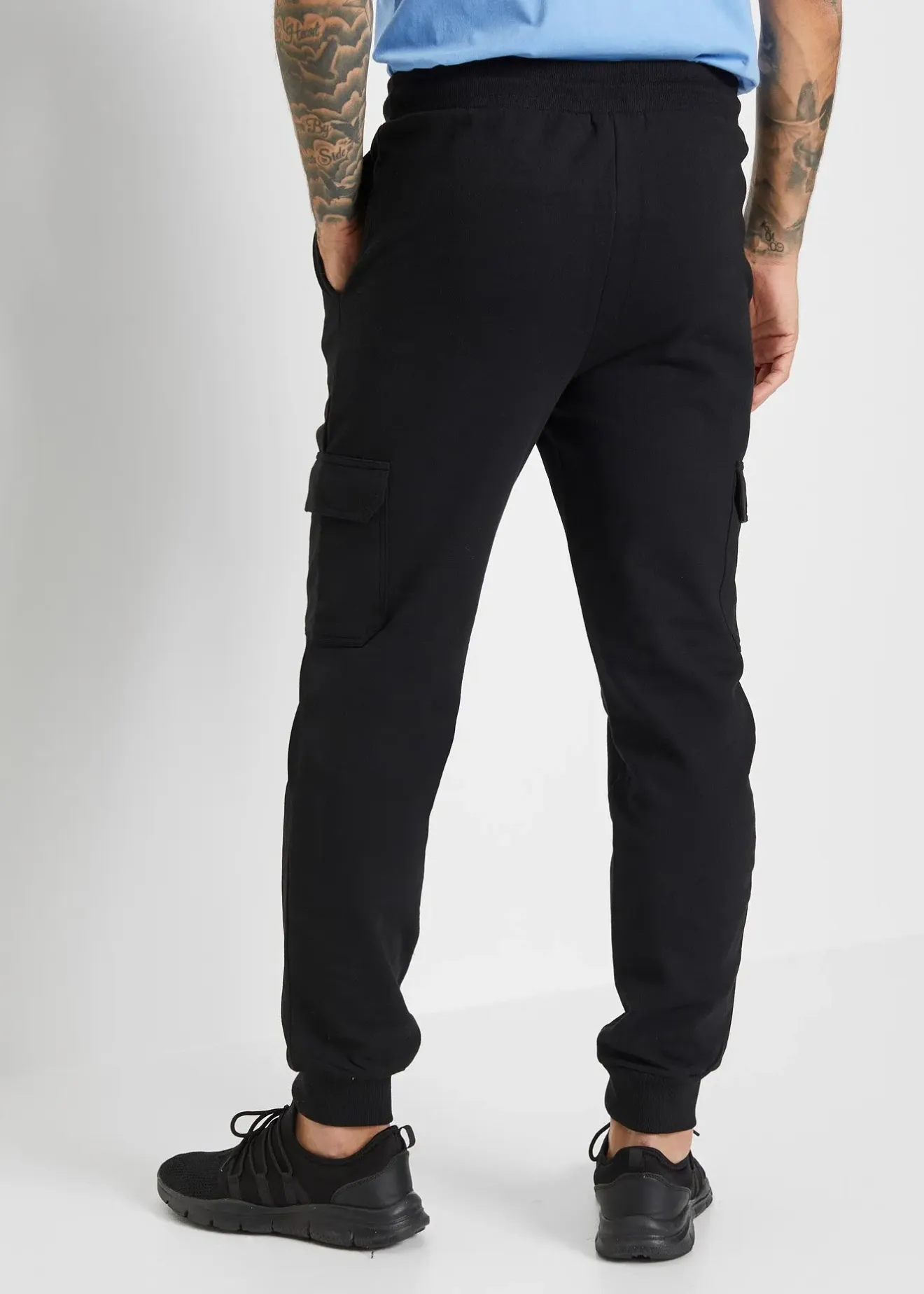 bonprix Pantalon de jogging à poches cargo|Homme Vêtements De Sport|Pantalons