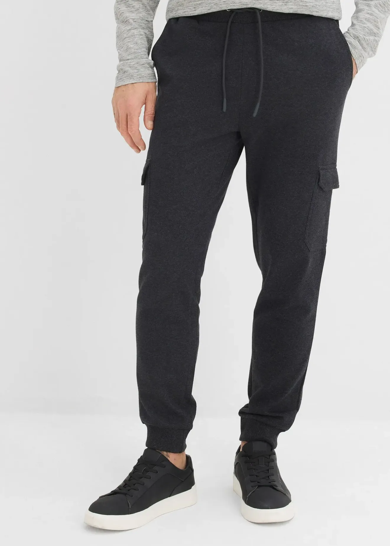 Homme bonprix Vêtements De Sport|Pantalons|Pantalon de jogging à poches cargo