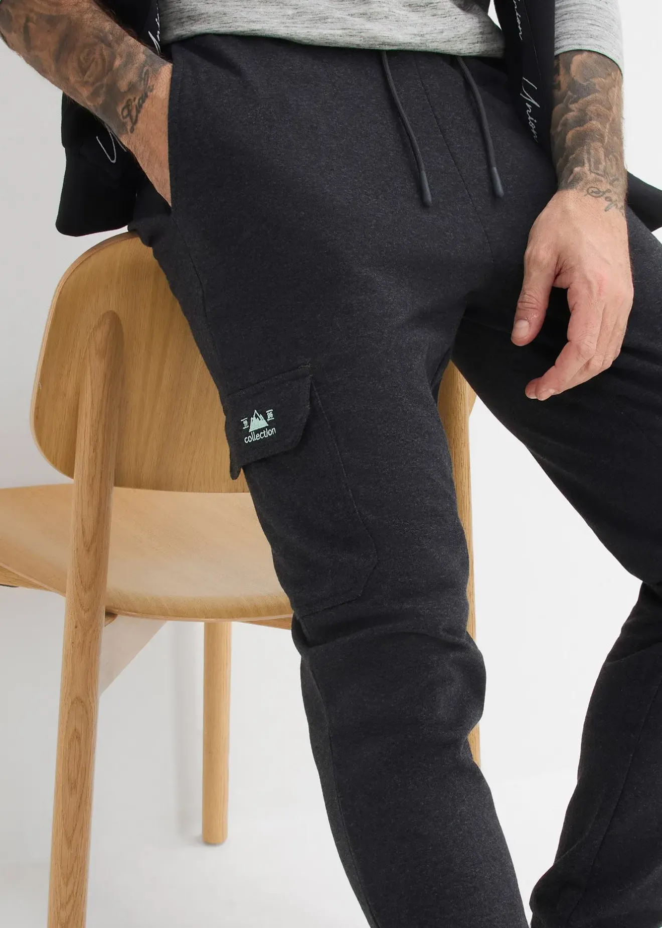 Homme bonprix Vêtements De Sport|Pantalons|Pantalon de jogging à poches cargo