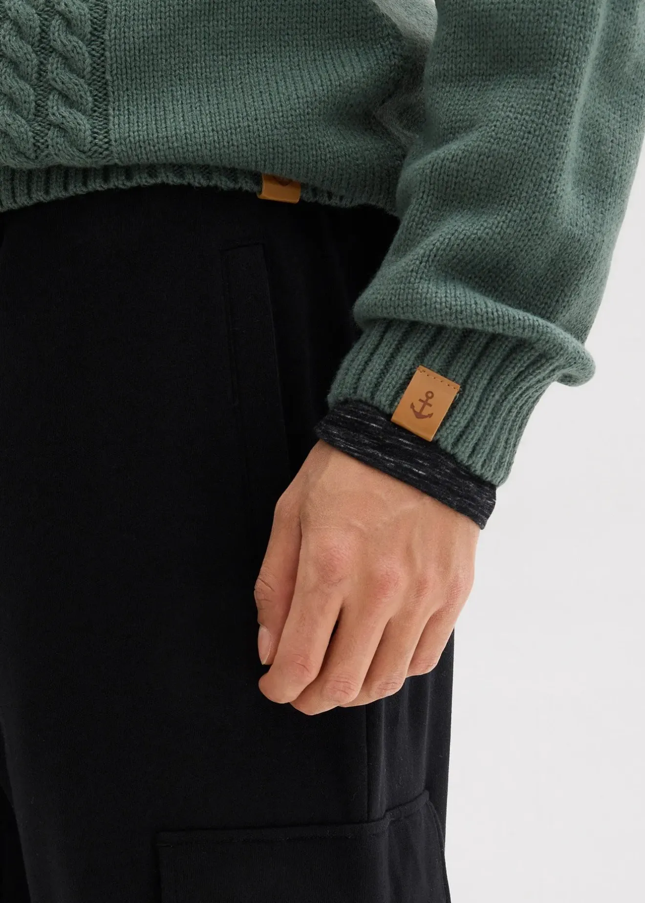 Homme bonprix Vêtements De Sport|Pantalons|Pantalon de jogging avec poches cargo, loose