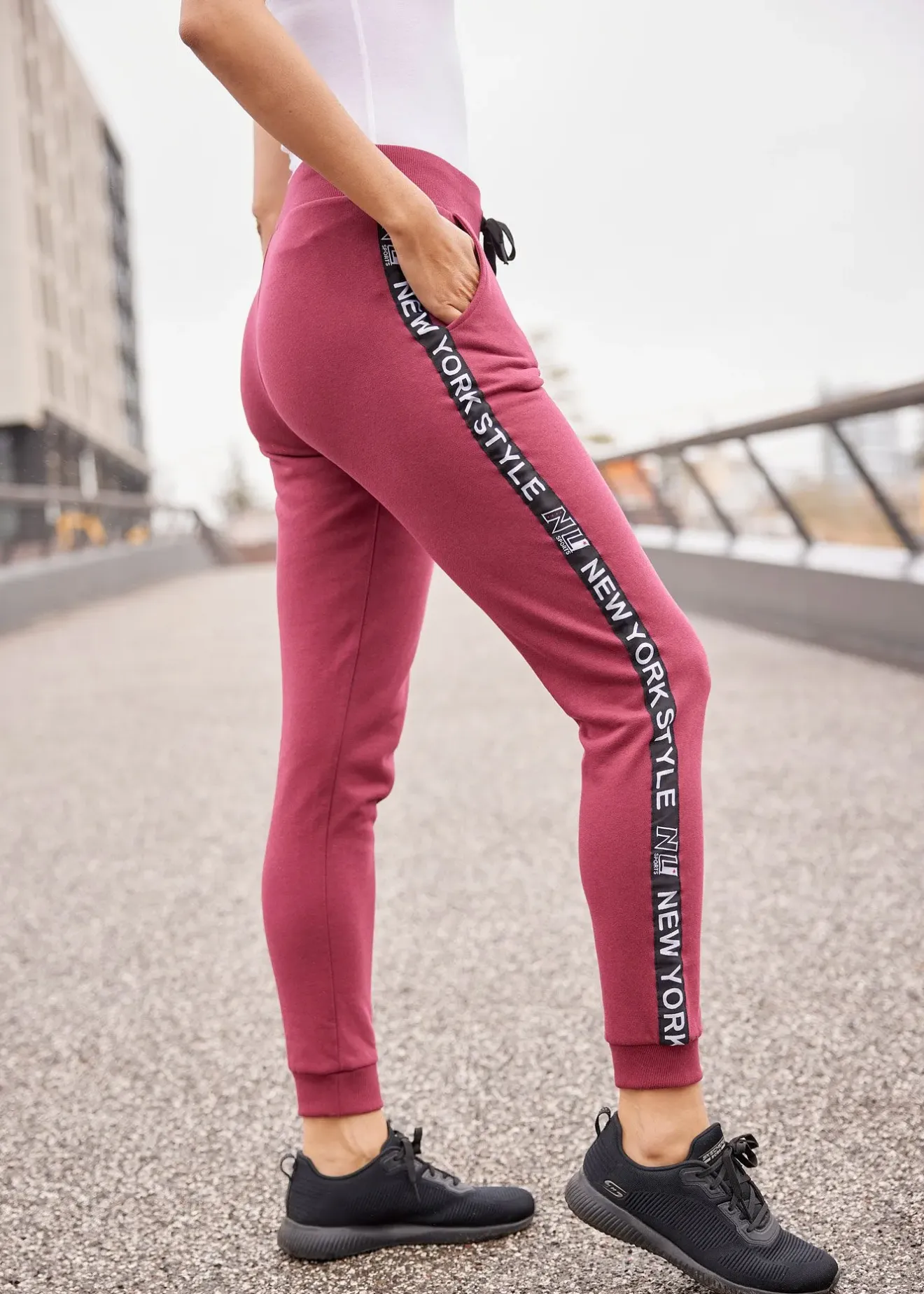 bonprix Pantalon de jogging avec finitions bord-côtes et imprimé|Femme Sweats|Pantalons