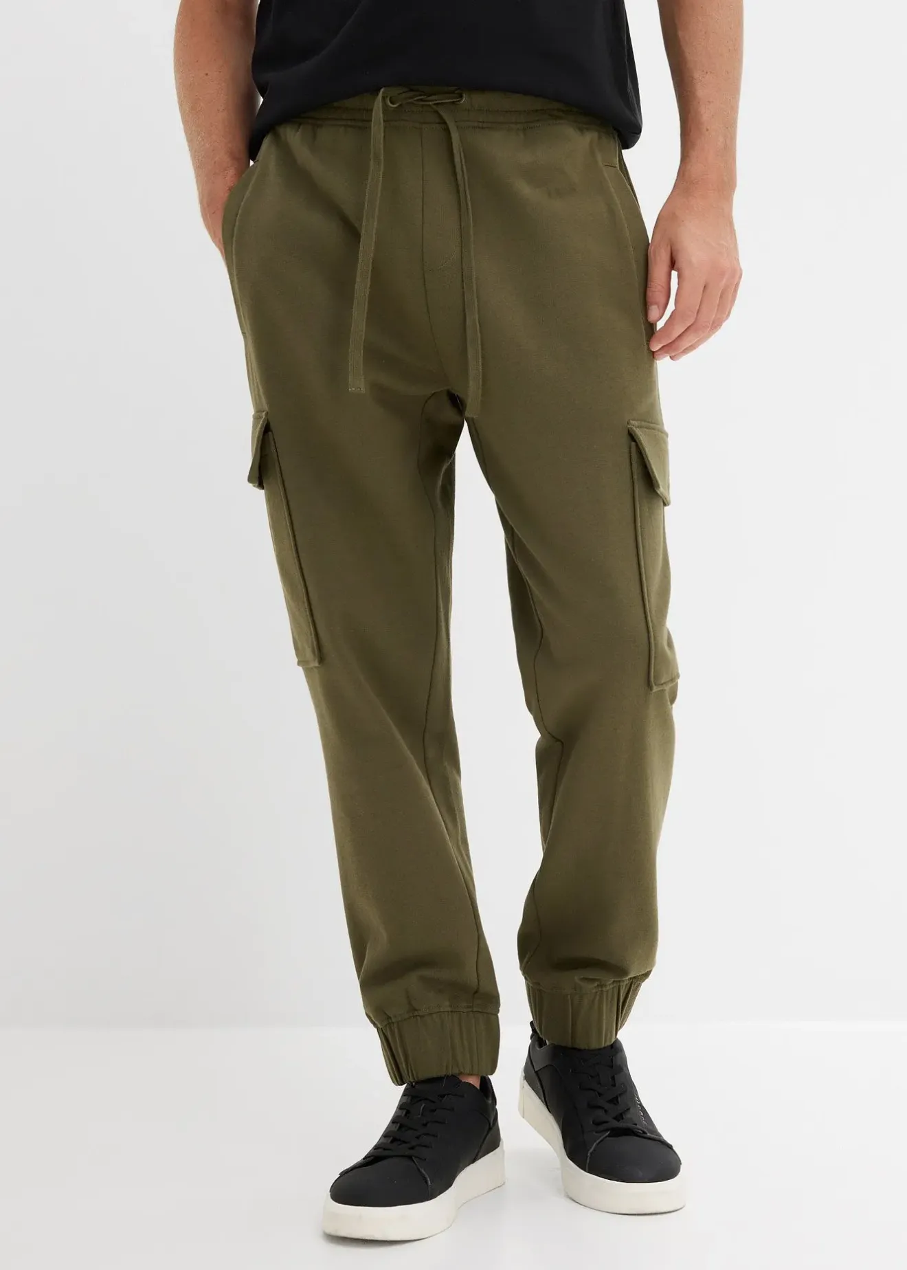 Homme bonprix Vêtements De Sport|Pantalons|Pantalon de jogging avec poches cargo, loose