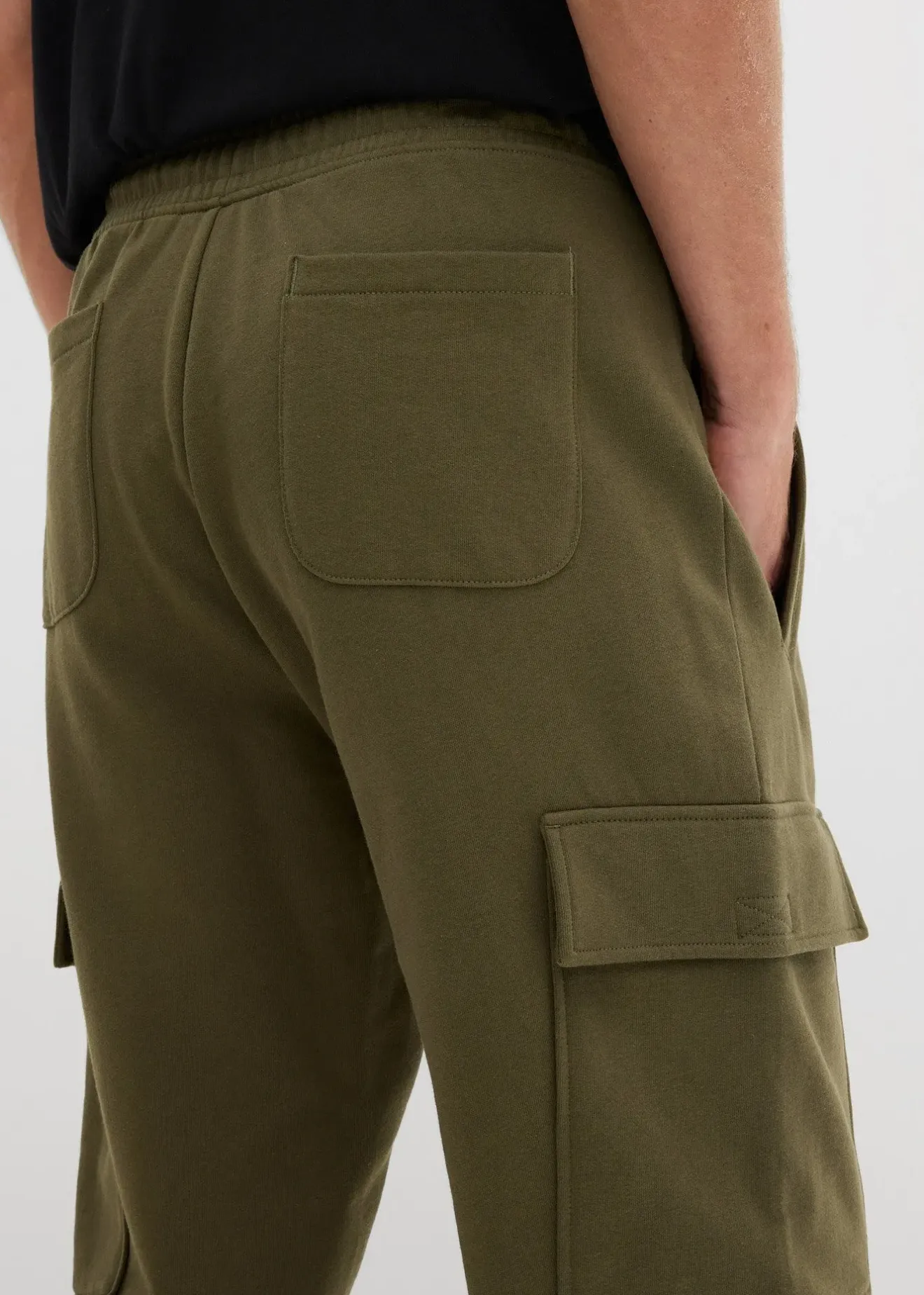 Homme bonprix Vêtements De Sport|Pantalons|Pantalon de jogging avec poches cargo, loose