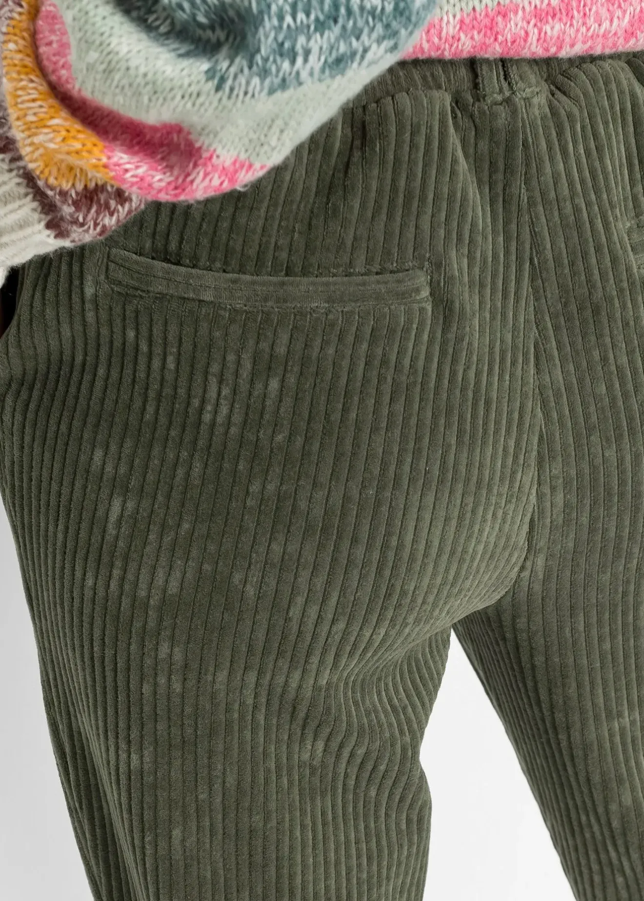 Femme bonprix Pantalons|Pantalon en velours côtelé à taille élastiquée