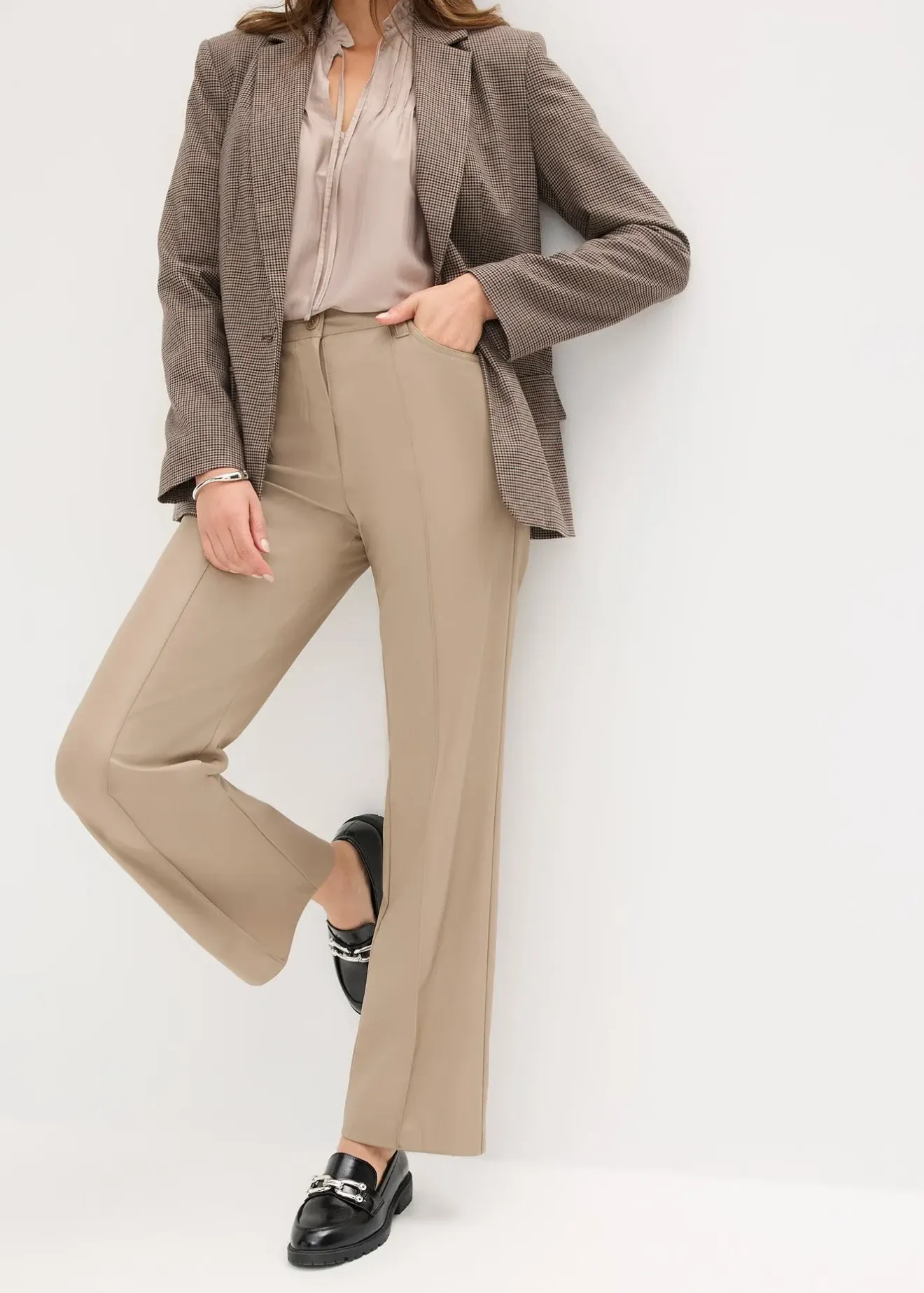 Femme bonprix Pantalons|Pantalon enduit avec passepoil, droit