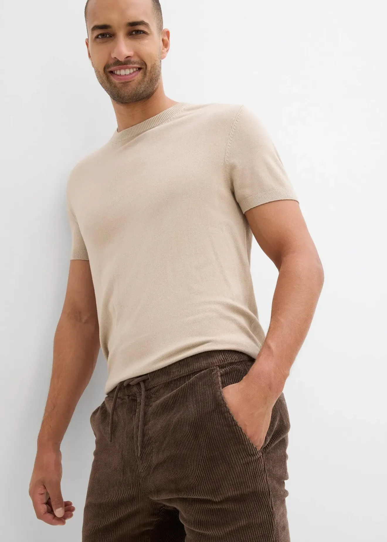 bonprix Pantalon jogger regular en velours côtelé, doublure chaude en flanelle, droit|Homme Vêtements Thermiques|Pantalons