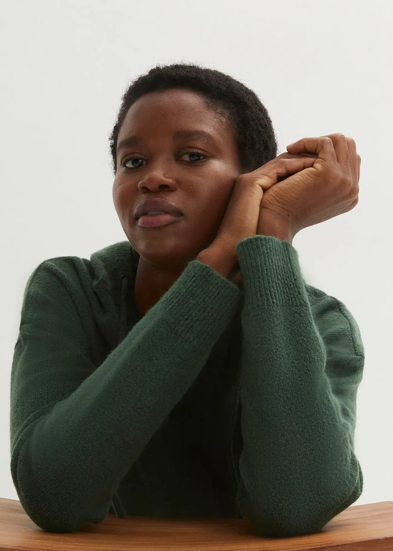 bonprix Pull en maille à col V et capuche|Femme Maille|Pulls & Gilets