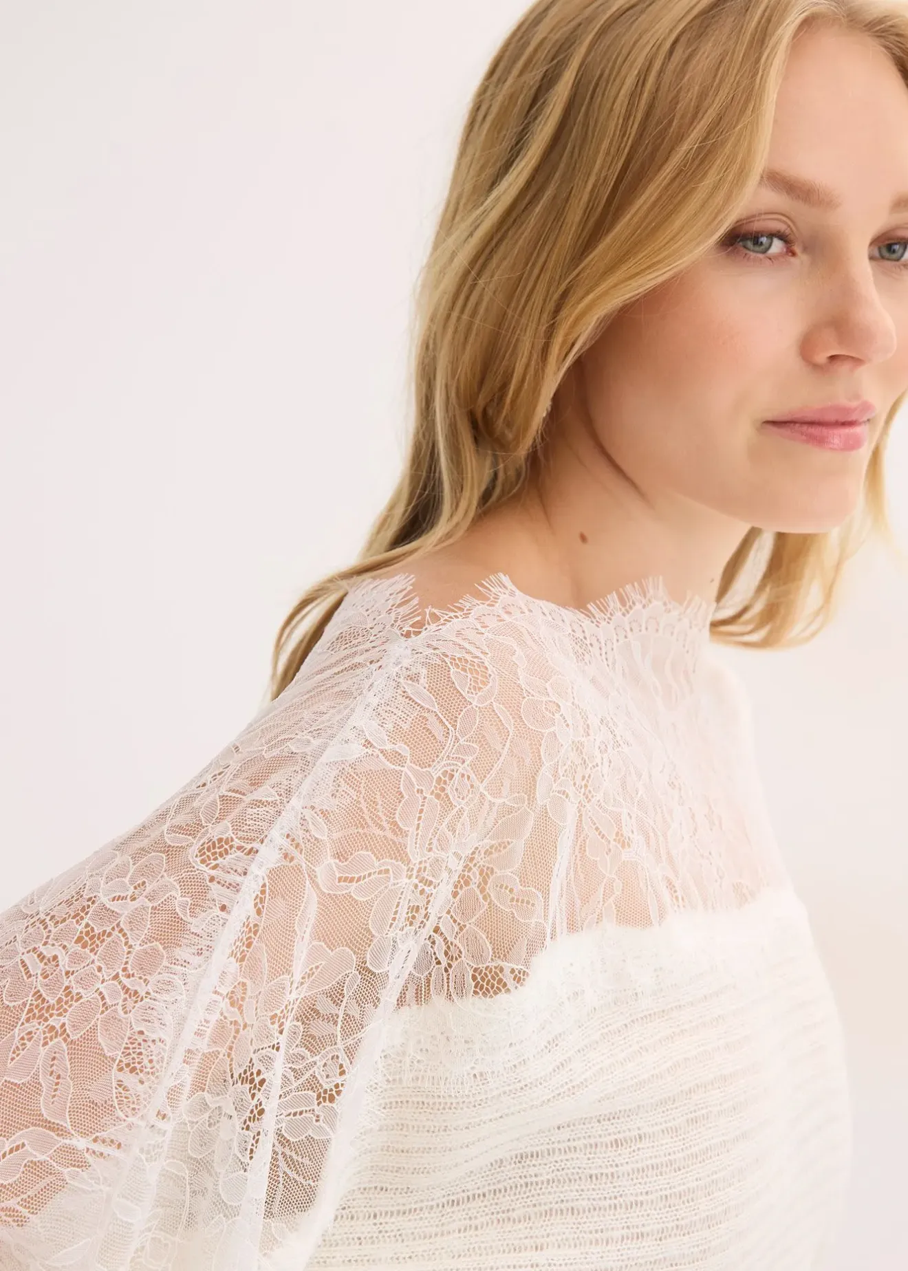 Femme bonprix Pulls & Gilets|Pull épaules nues avec dentelle