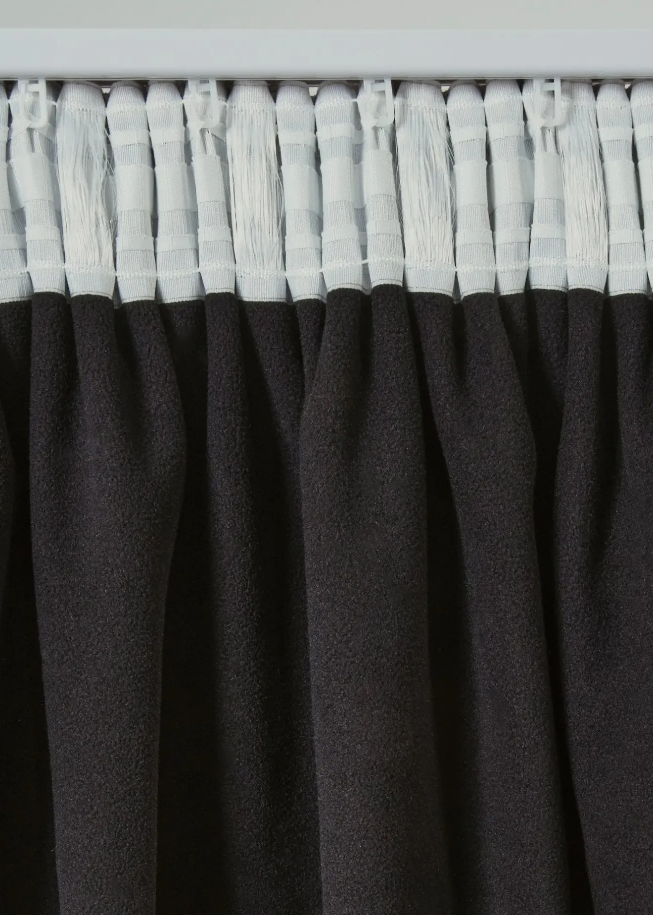 bonprix Rideau thermique avec verso en polaire noire (1 pce)| Rideaux Classiques