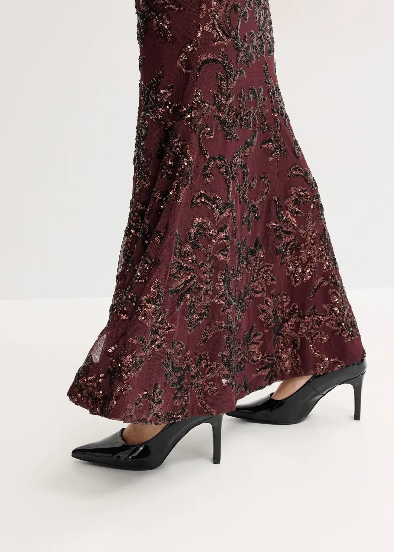 bonprix Robe à sequins avec découpe dos|Femme Mode Festive|Robes