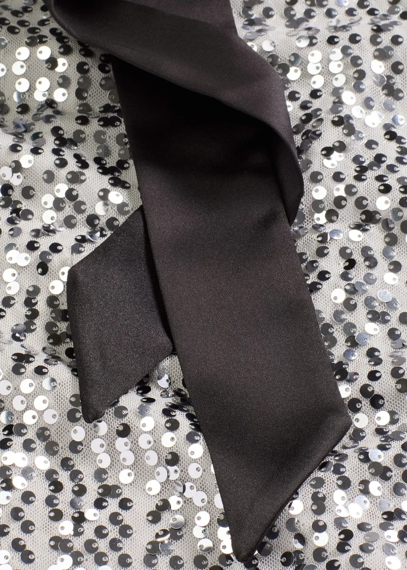 Femme bonprix Robes|Robe à sequins et détail nœud