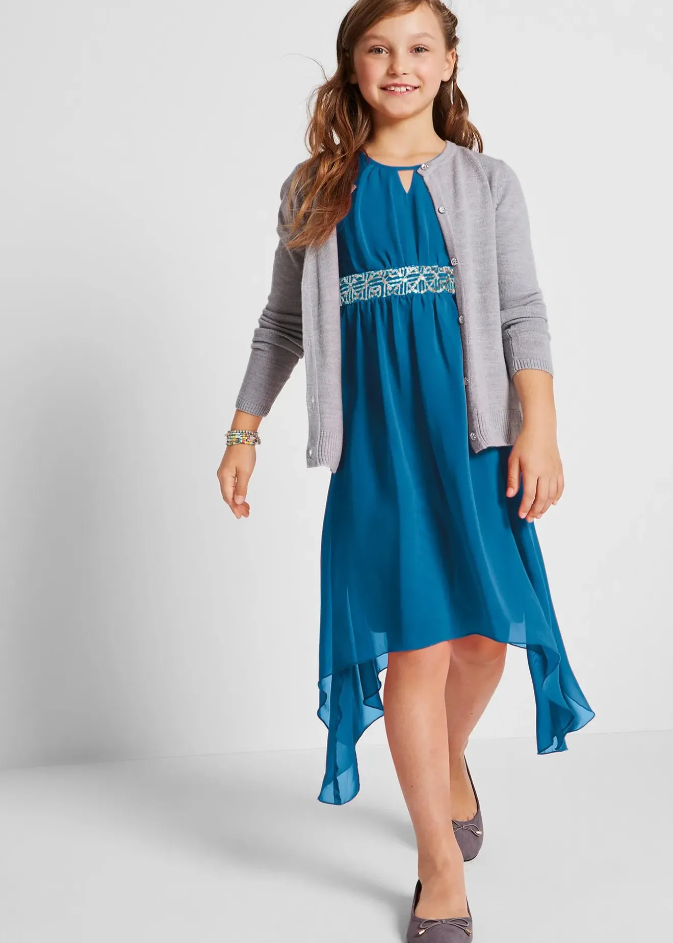 bonprix Robe en crêpe à sequins|Enfant Vêtements Enfant|Filles 9-16 Ans·Robes & Combinaisons