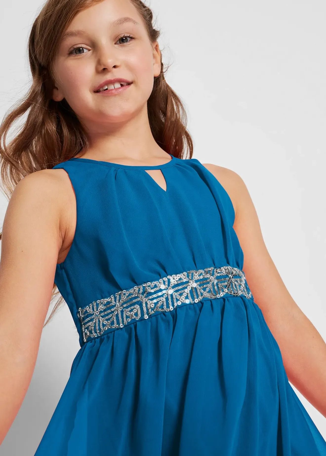 bonprix Robe en crêpe à sequins|Enfant Vêtements Enfant|Filles 9-16 Ans·Robes & Combinaisons