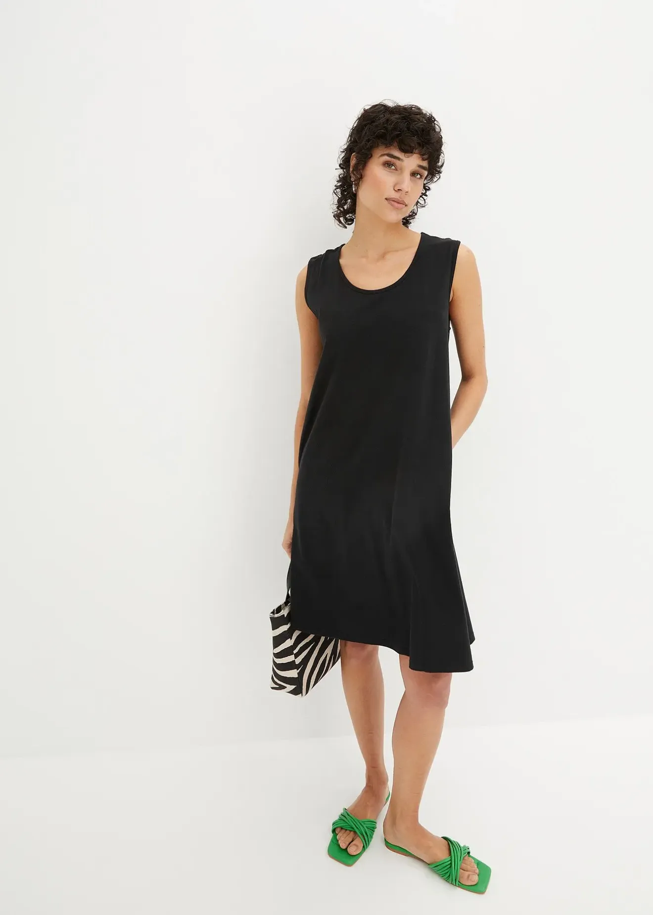 Femme bonprix Basiques|Robe trapèze courte en jersey, sans manches