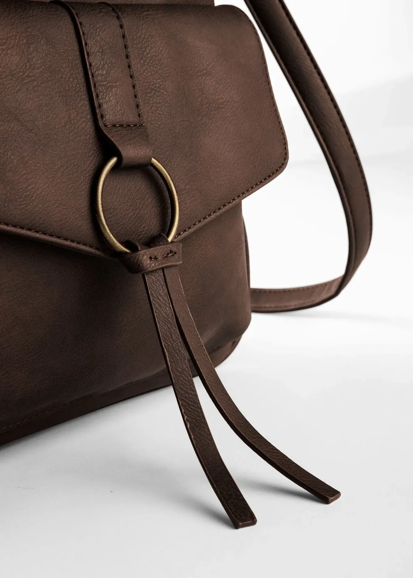 Femme bonprix Sacs|Sac à bandoulière et détail boucle