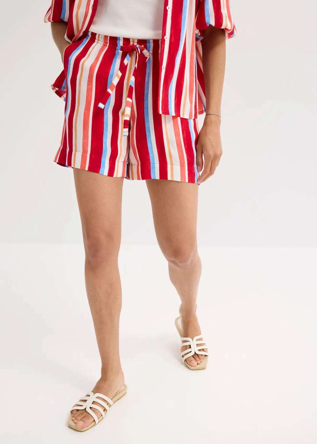 Femme bonprix Shorts|Pantalons|Short à taille élastiquée en viscose