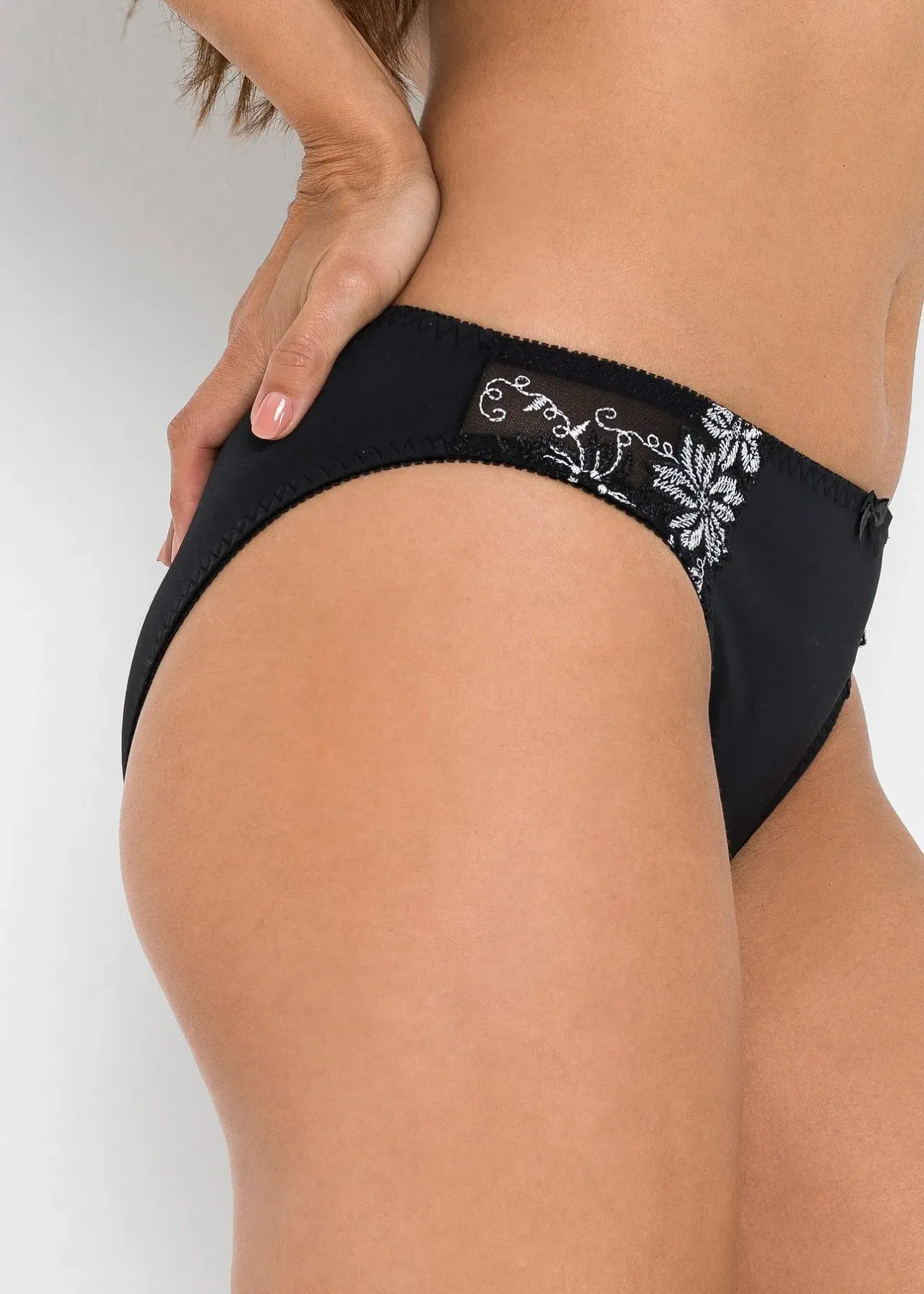 Femme bonprix Dessous|Bas|Slips avec de jolies broderies