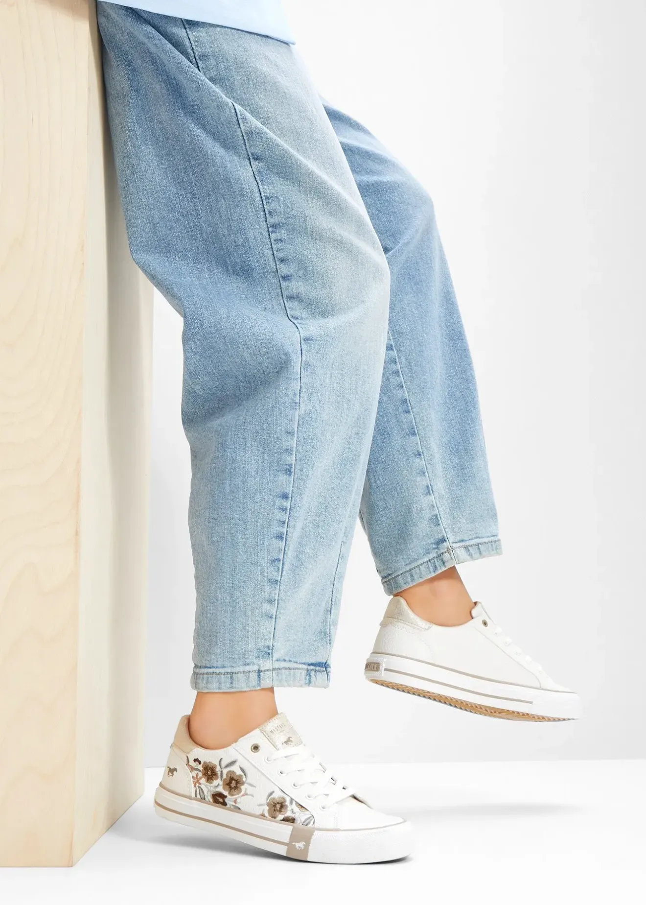 Femme Mustang Marques|Sneakers|Sneakers à broderies