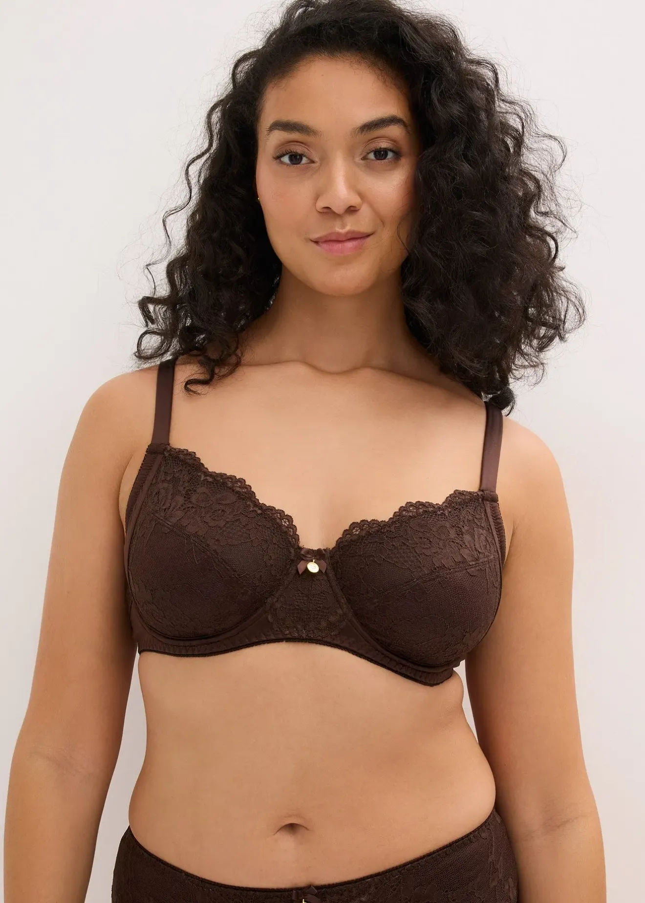 bonprix Soutien-gorge à armatures, détails brillants|Femme Dessous|Soutiens-Gorge