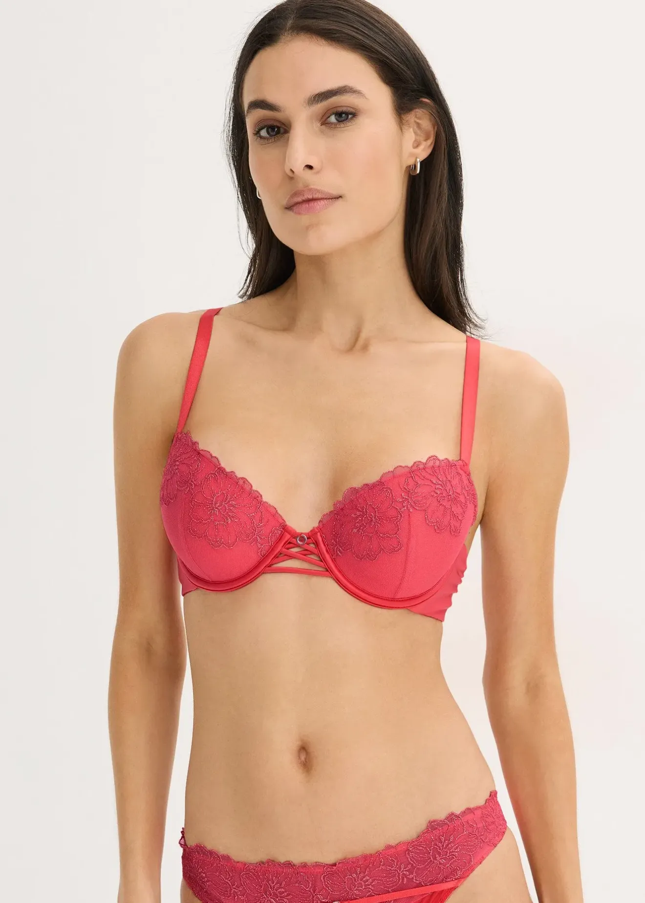 Femme bonprix Dessous|Soutiens-Gorge|Soutien-gorge à coques avec broderie florale métallisée
